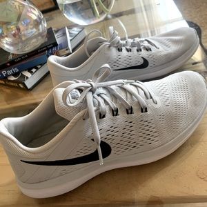 Nike flex run women’s size 9